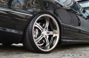 W220 V220 S-Klasse Mercedes Tuning AMG Bodykit Felgen Auspuff Spurverbreiterung Carbon